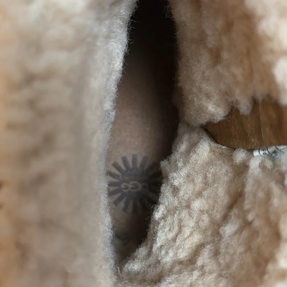 UGG AUSTRALIA “Gaviota” boots in tan